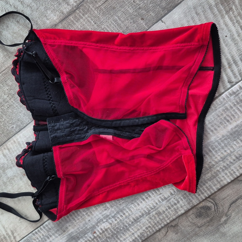 Secret Treasures Red Lace Bustier Black Lace Embroidery 38C - Picture 5 of 7